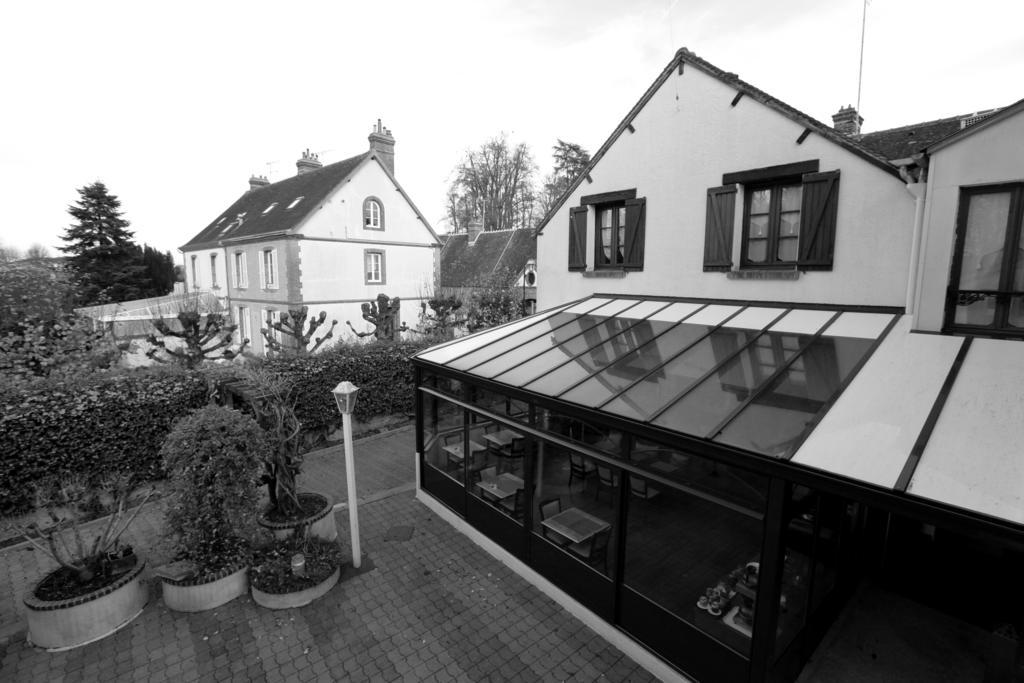 Отель Auberge La Pomme De Pin Senonches Номер фото
