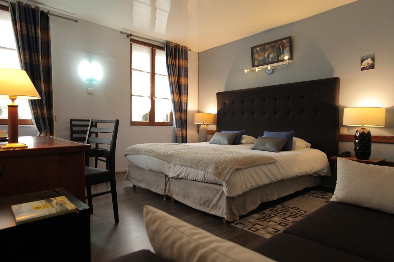 Отель Auberge La Pomme De Pin Senonches Экстерьер фото